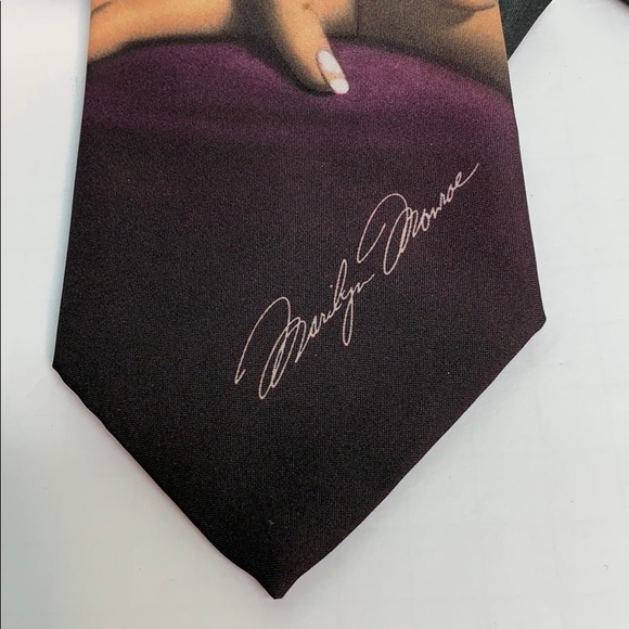 Vintage Ralph Marlin Signature Marilyn Monroe Tie - Picture 3 of 8